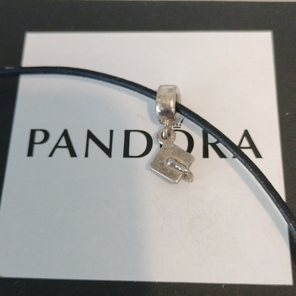 PANDORA Silver Hanging GRADUATION Hat/Cap Dangle Charm 790270 … - Picture 5 of 6